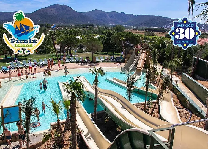 2 Beds, 2 Baths With Great Views And Pool Rosas