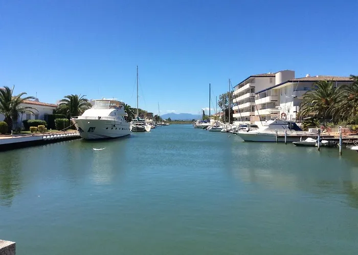 Apartamento 2 Beds, 2 Baths With Great Views And Pool *