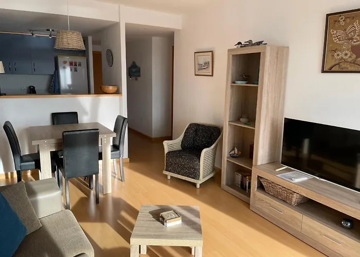 2 Beds, 2 Baths With Great Views And Pool
