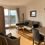 2 Beds, 2 Baths With Great Views And Pool Lägenhet