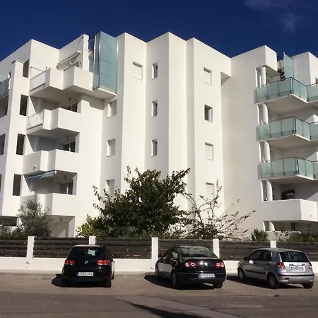 2 Beds, 2 Baths With Great Views And Pool *