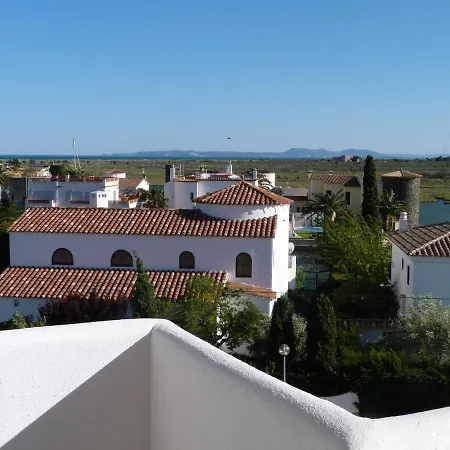 Apartment 2 Beds, 2 Baths With Great Views And Pool *