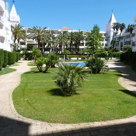 Apartment 2 Beds, 2 Baths With Great Views And Pool *