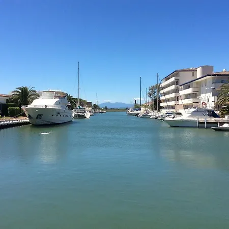 Apartment 2 Beds, 2 Baths With Great Views And Pool *